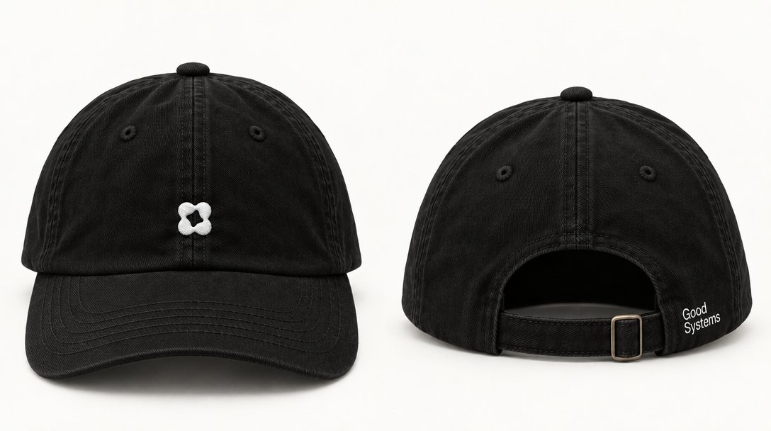 Black cap, front with embroidered mark and back with wordmark